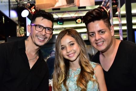 Celso Ricardo e Dennis Silva trazem Joyce Mendes para a 15a. Tok Dez Noivas