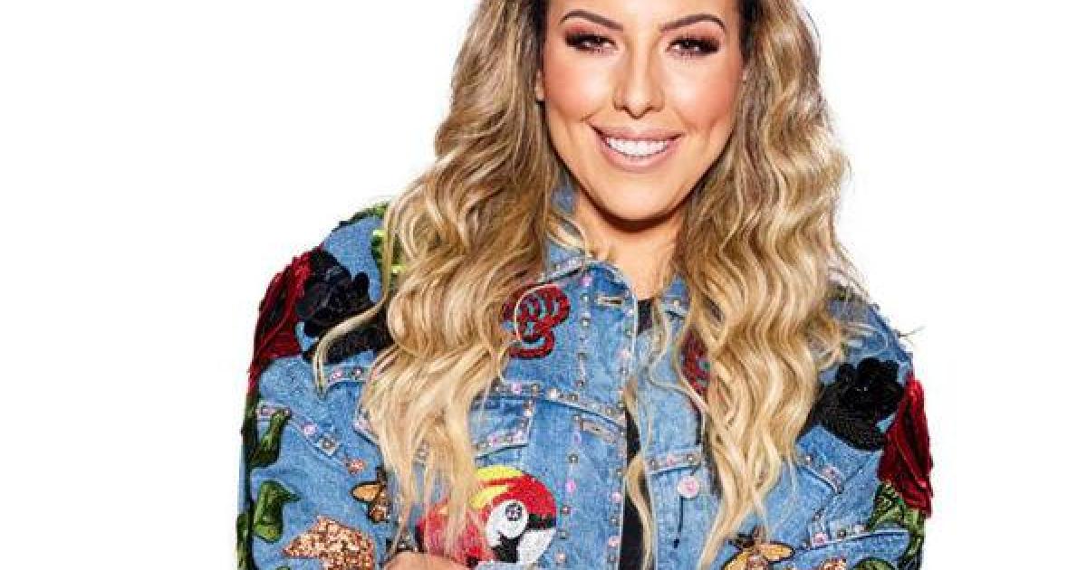 Ana Clara cantora Coração Feliz Bom Sucesso novela