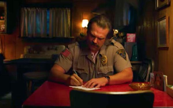 Hooper carta filha Stranger Things S3 Netflix