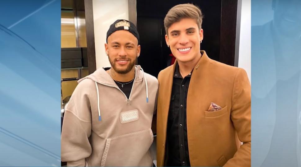 Neymar e Tiago Ramos, namorado da mãe, em evento social
