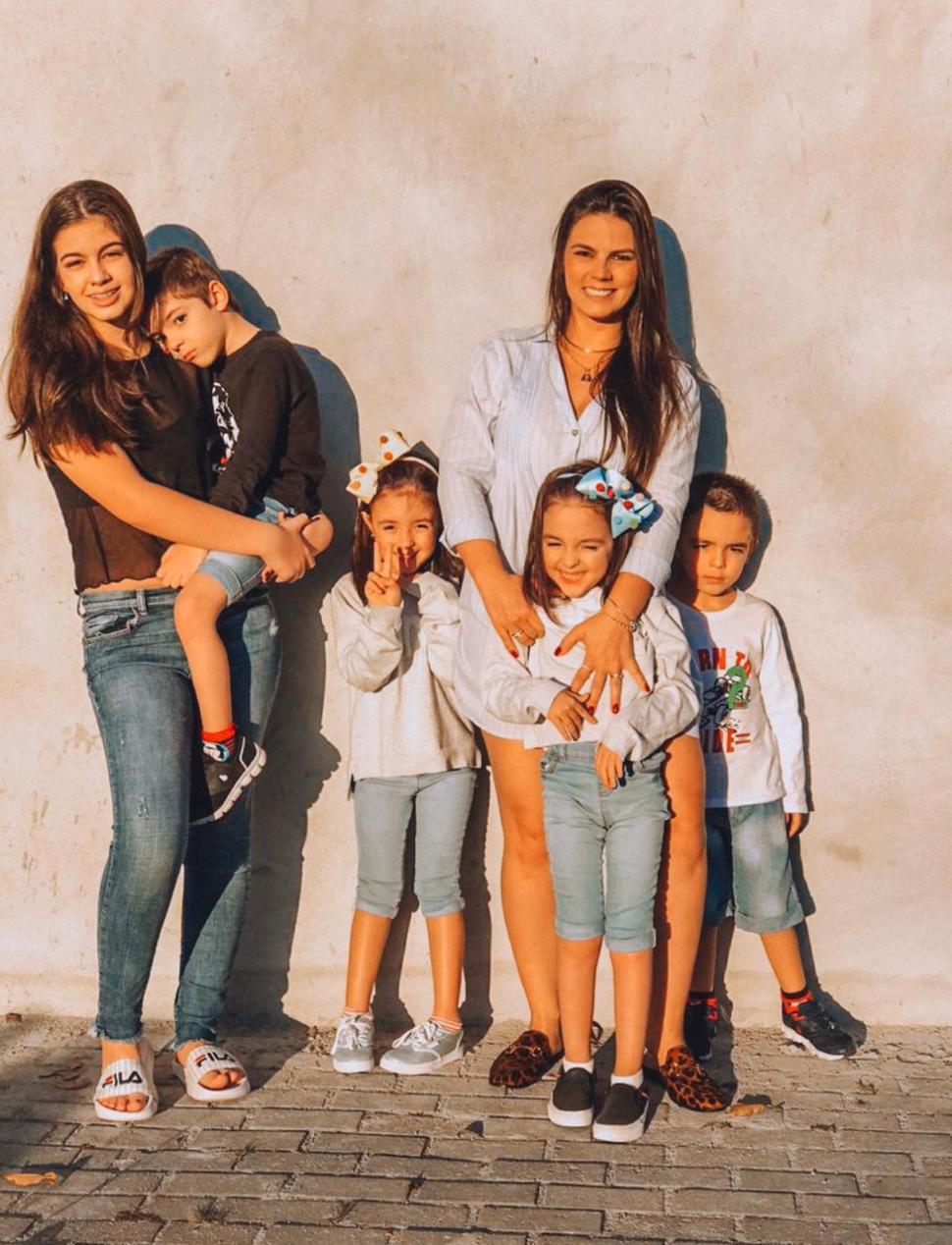 Siga a Patrícia nas redes sociais para saber mais sobre ser mãe de quadrigêmeos