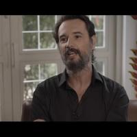 Rodrigo Santoro faz depoimento em documentário sobre Sandy e Junior