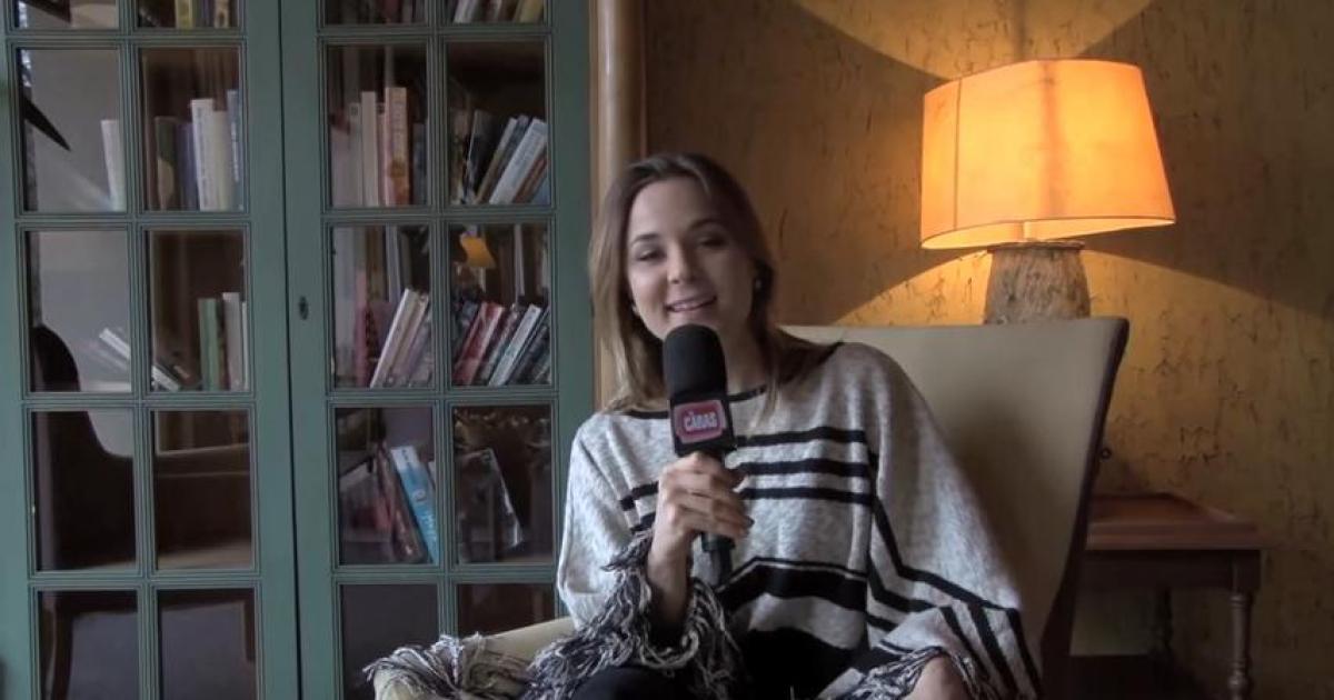 Atriz Juliana Lohmann em entrevista para Revista Caras