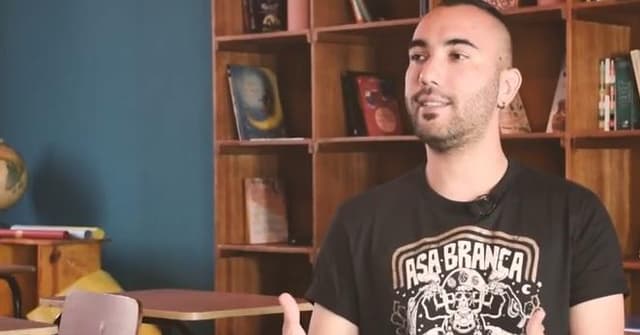 Ouça entrevista do diretor e roteirista. OsPaparazzi apresenta a Wikipédia de Plinio Scambora e fala sobre filmes brasileiros