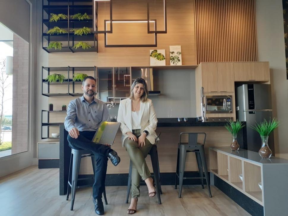 Cristiano Alcântara e Juliana Reis da Italínea Mobile Prime em Taubaté (Foto: Lucas Nascimento/ Divulgação)