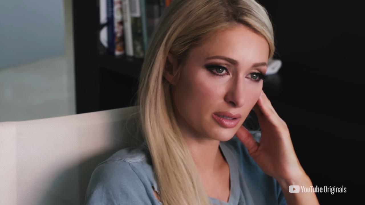 Paris Hilton em entrevista no YouTube