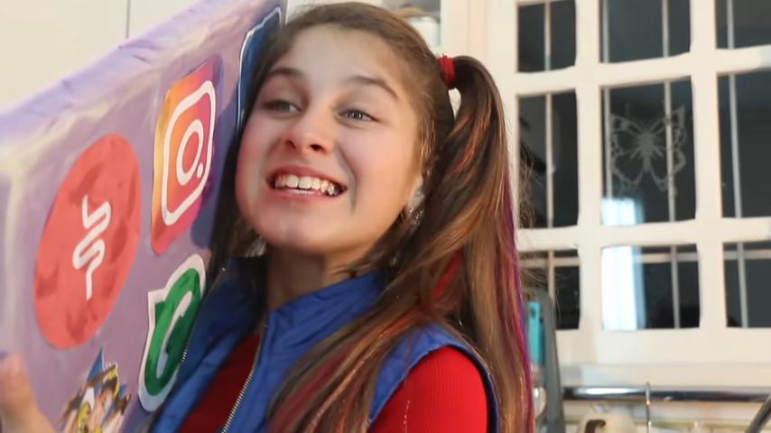 Youtuber Mileninha, a Milena Stepanienco, em vídeos do YouTube