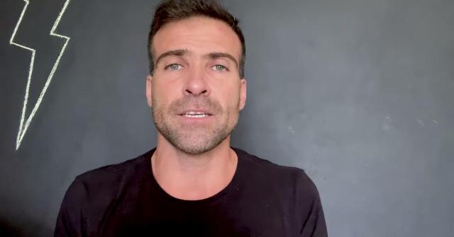 Thiago Asmar, jornalista esportivo (Foto: Reprodução/ Canal Pilhado)
