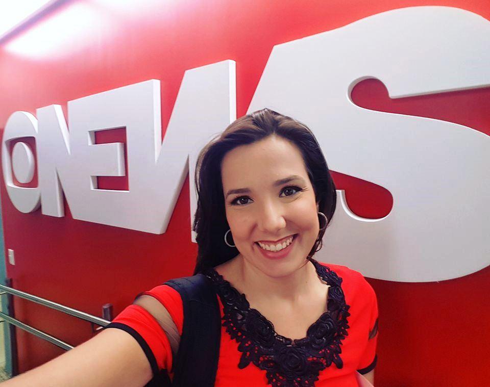 Adriana Perroni é jornalista e apresentadora
