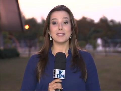 Adriana Perroni é jornalista e apresentadora