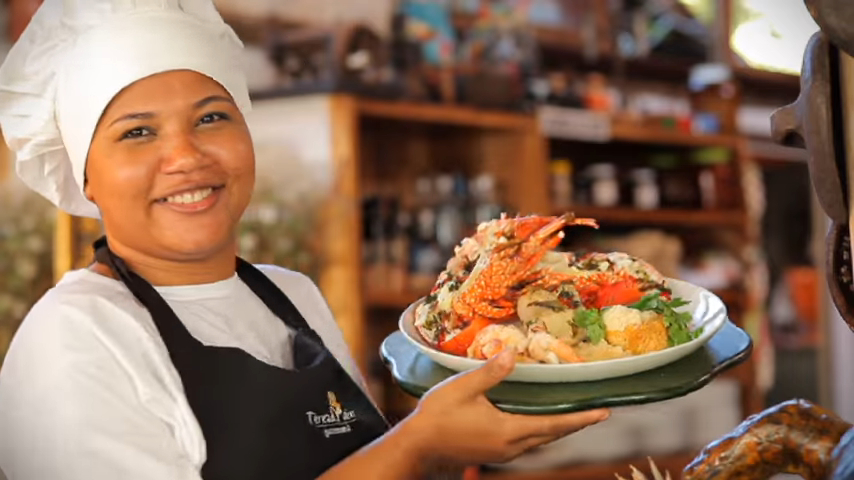 Assista ao vídeo abaixo que mostra o Turismo da Bahia; a cultura, o axé, a gastronomia, as belezas naturais. Viva a Bahia!