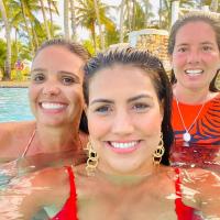 Fotos de Mariana Felício em resort com praia na Bahia