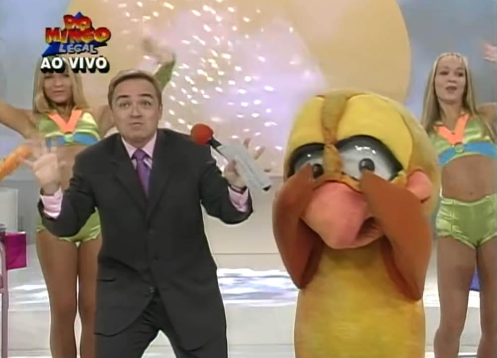 Gugu Liberato dançando com o Pintinho Amarelinho