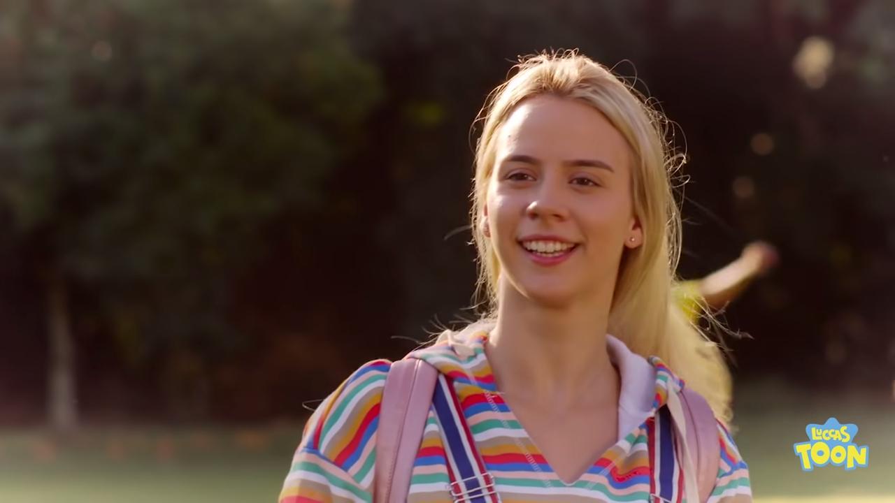 Jéssica Diehl em fotos no canal de Luccas Neto (Foto: Reprodução/ YouTube Luccas Toon)
