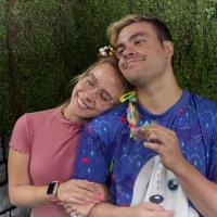 Jéssica Diehl em fotos no canal de Luccas Neto