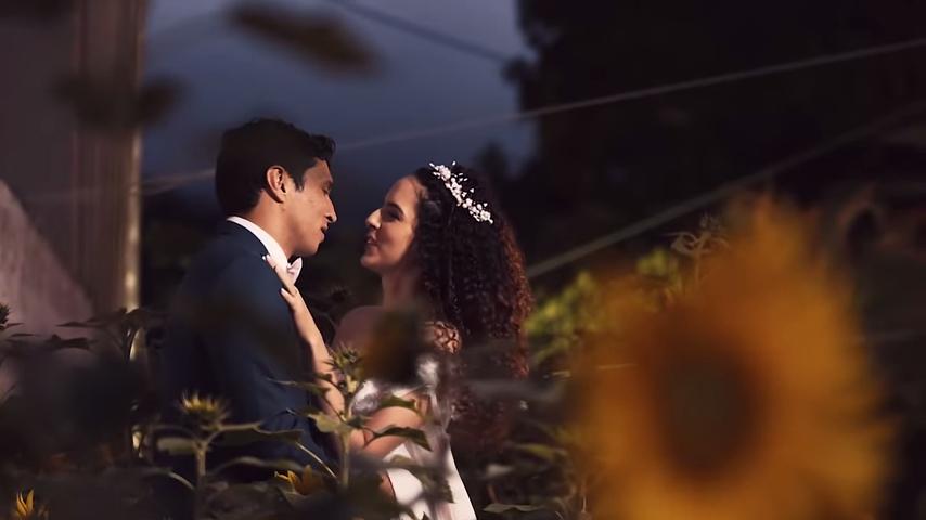 Paula Stephânia e o marido Nicolas Tarquino Chia em fotos do casamento