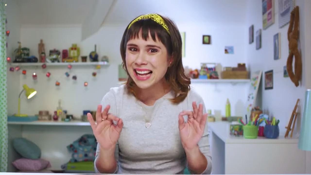 Daphne Bozaski em biografia