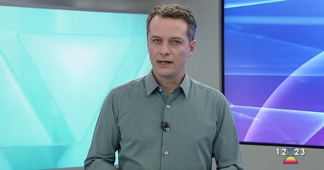 Rogério Corrêa, jornalista da Vanguarda, em momentos da carreira (Foto: Reprodução/ Globoplay)