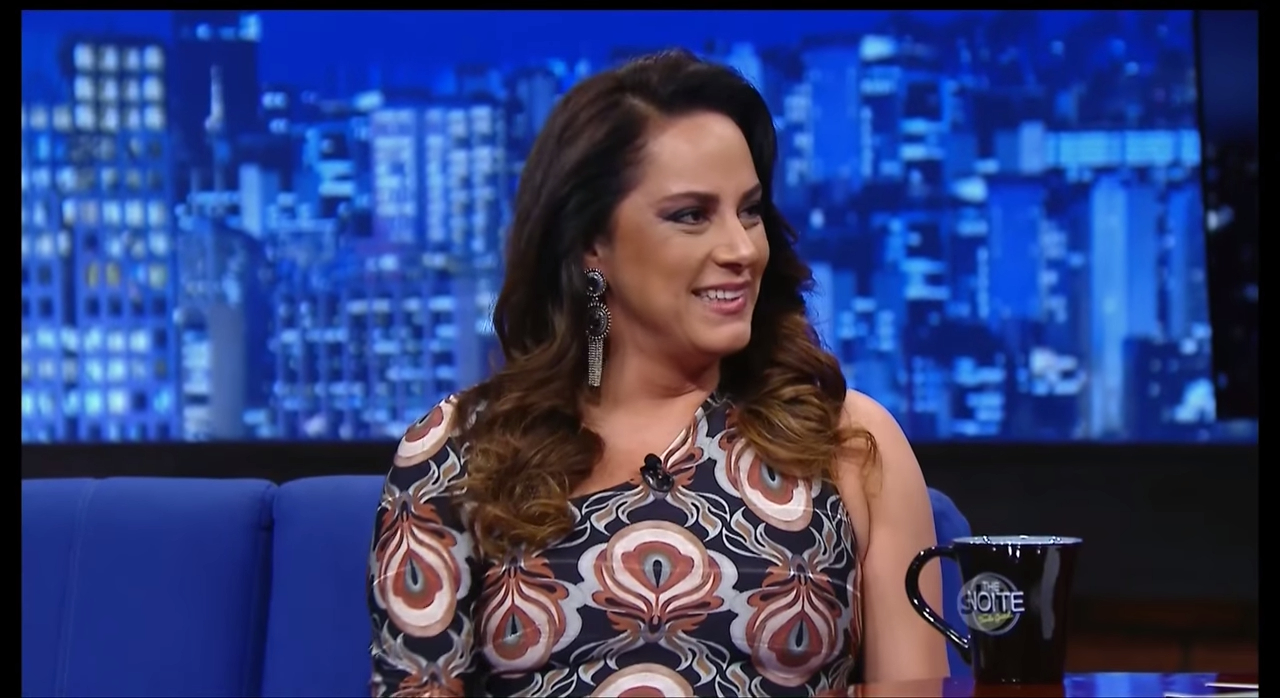 Acompanhe a biografia da filha de Silvio Santos; apresentamos a Wikipédia de Silvia Abravanel aqui em OsPaparazzi