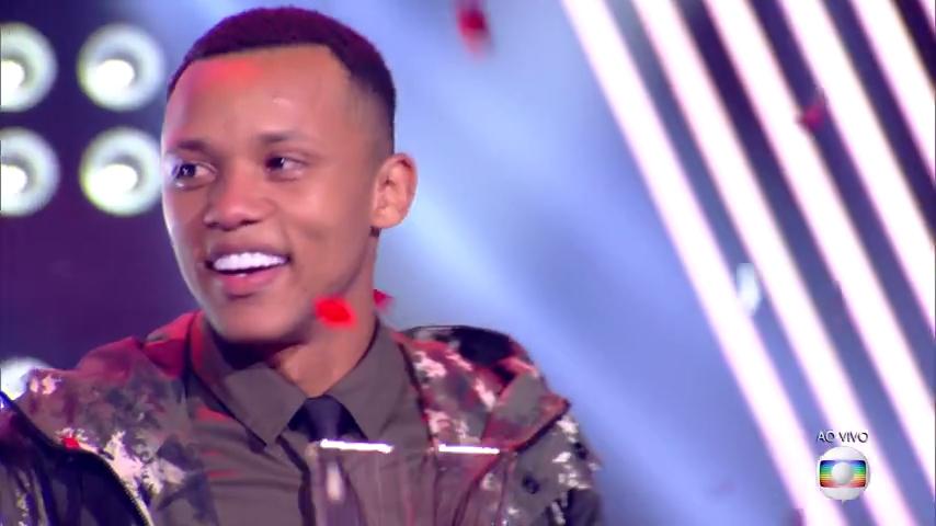 Victor Alves, campeão do The Voice Brasil na Globo