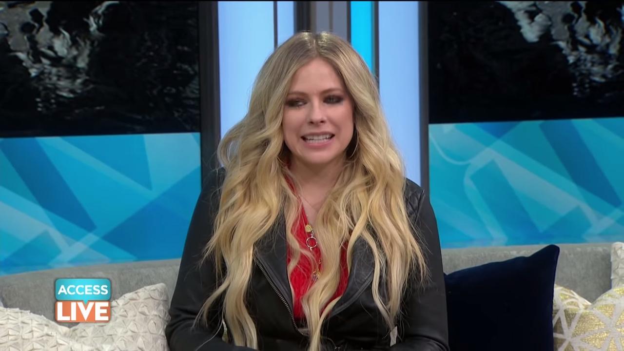 Avril Lavigne em entrevista e momentos da carreira