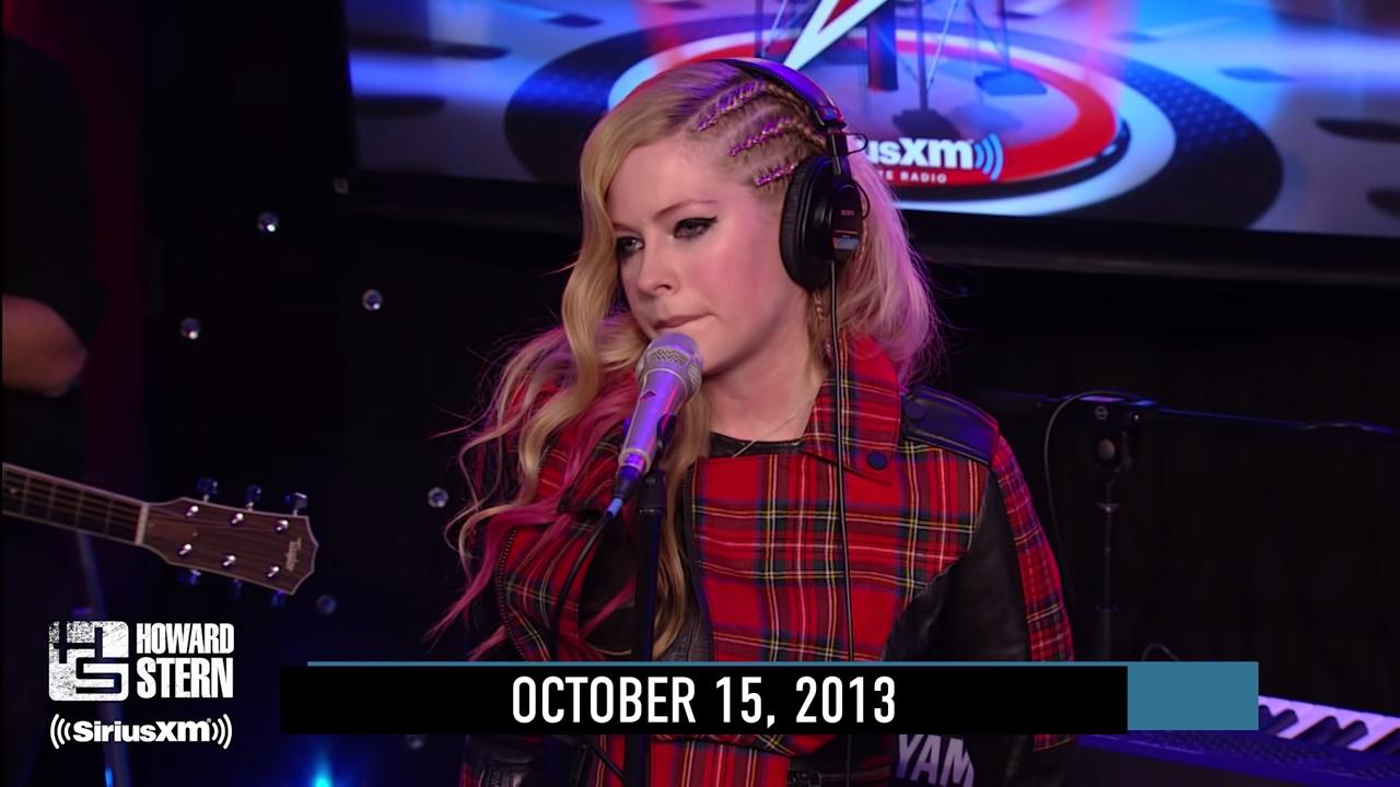 Avril Lavigne em entrevista e momentos da carreira