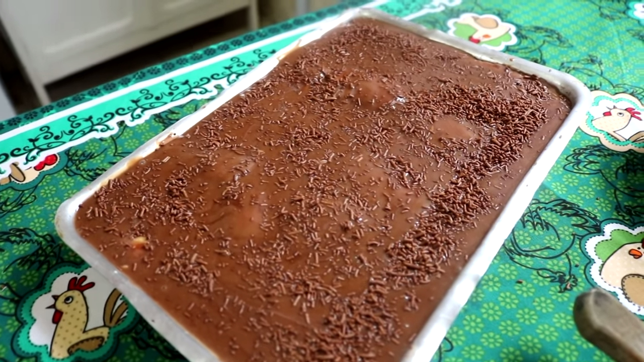 Pavê de chocolate fácil para crianças