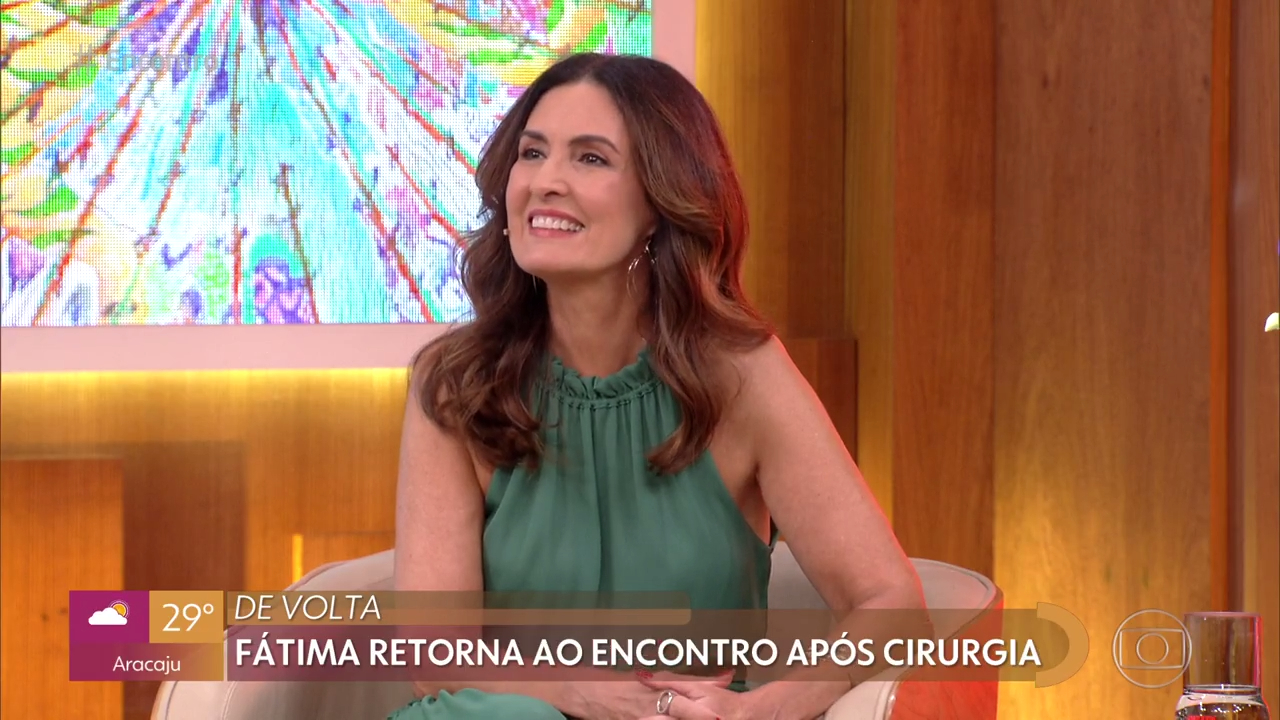 Fátima Bernardes voltou ao Encontro após passar por cirurgia (Foto: Reprodução/ Globoplay)