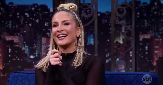 Claudia Leitte em entrevista no The Noite (Foto: Reprodução/ SBT)