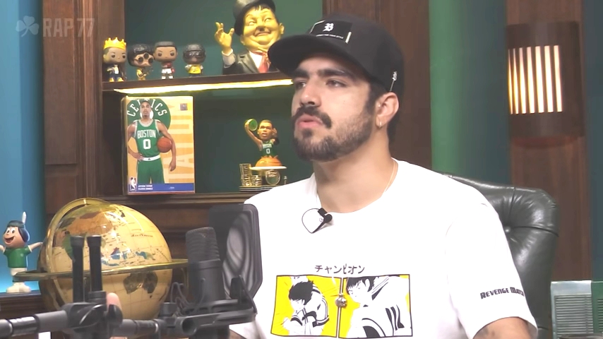 Caio Castro em entrevista (Foto: Reprodução/ YouTube)