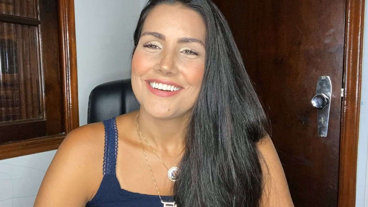 OsPaparazzi entrevista ex-BBB Mariana Felício. Esposa de Daniel Saullo encararia o BBB 22? Quem são os favoritos no BBB 21? Assista no Papa Vídeos.