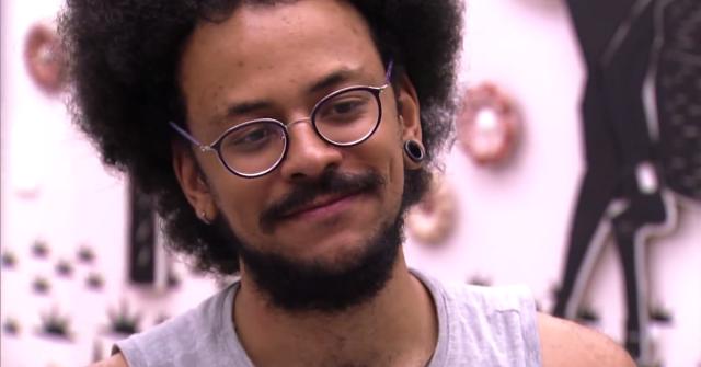 João Luiz professor infiltrado e planta do BBB 21 (Foto: Reprodução/ TV Globo)