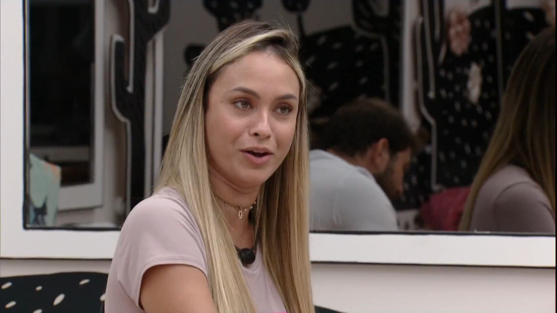 Sarah declarou simpatia a Jair Bolsonaro e perdeu favoritismo no BBB 21
