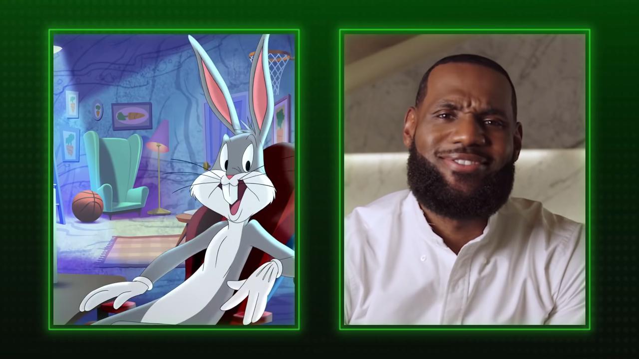 Space Jam: Um Novo Legado. Cenas com filmes de LeBron James e os desenhos da Looney Tunes