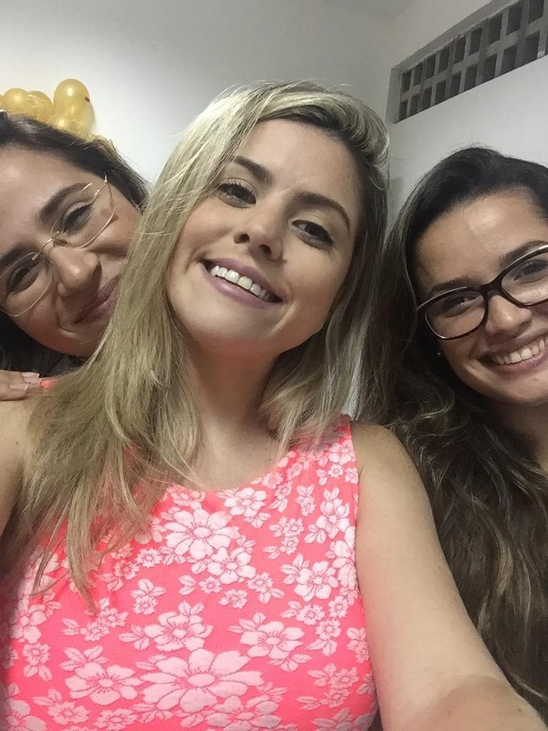 Juliette do BBB 21 e a amiga Hannah Barros. Momentos antes do BBB21