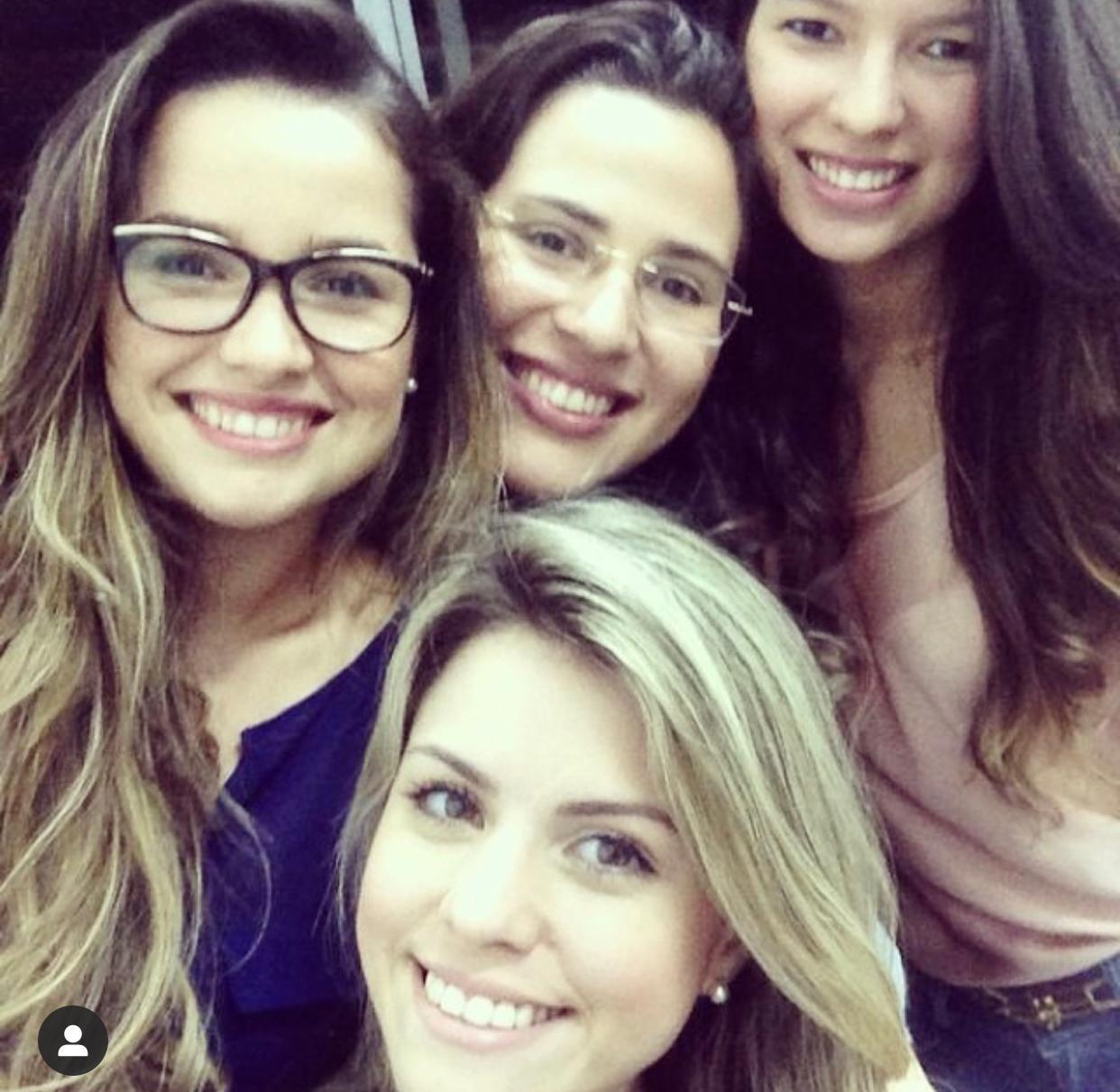 Juliette do BBB 21 e a amiga Hannah Barros. Momentos antes do BBB21