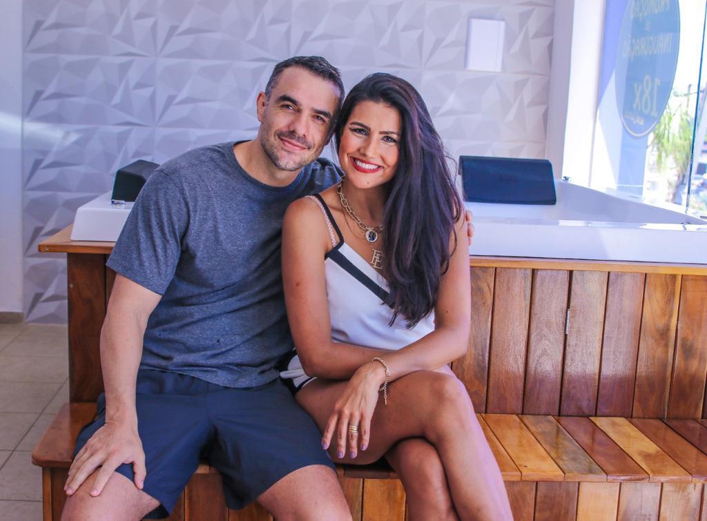 Mariana Felício e Daniel Saullo curtem banheira SPA em fotos relaxantes