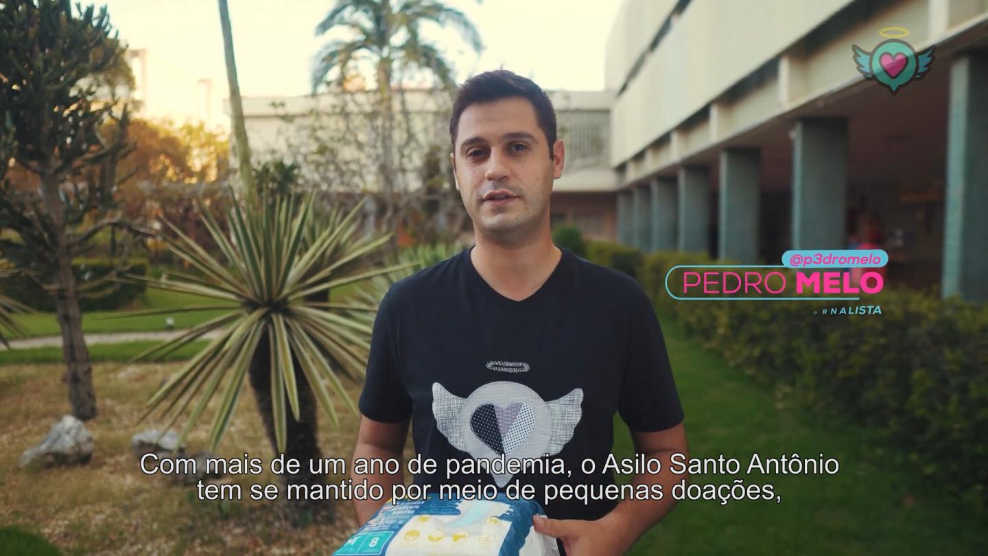 Repórter Pedro Melo, da Vanguarda, em campanha do Asilo Santo Antônio