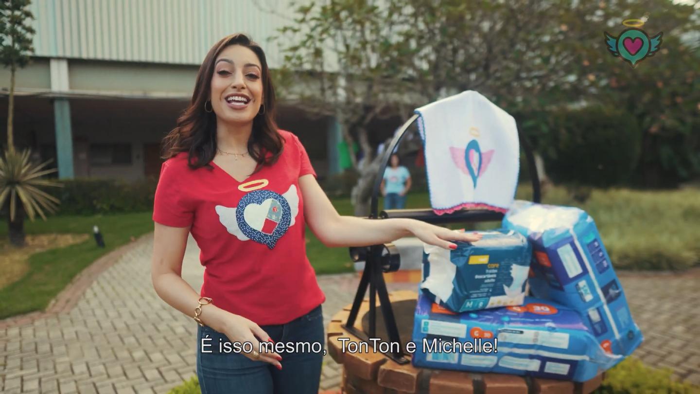 Ana Paula Torquetti e Michelle Sampaio na campanha do Asilo Santo Antônio