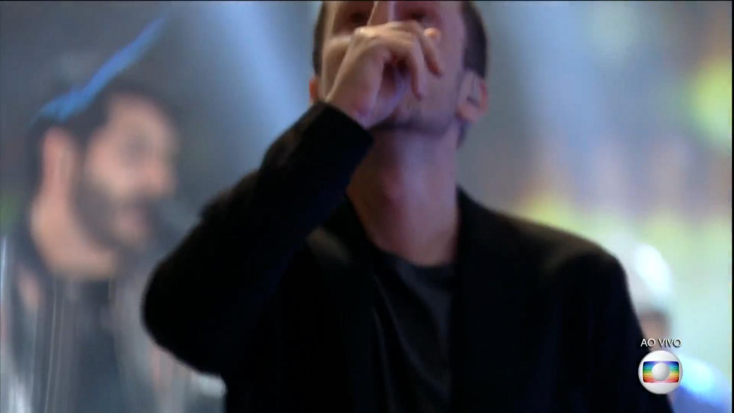 Tiago Leifert chorando no Big Brother Brasil, o BBB. Emoção pura