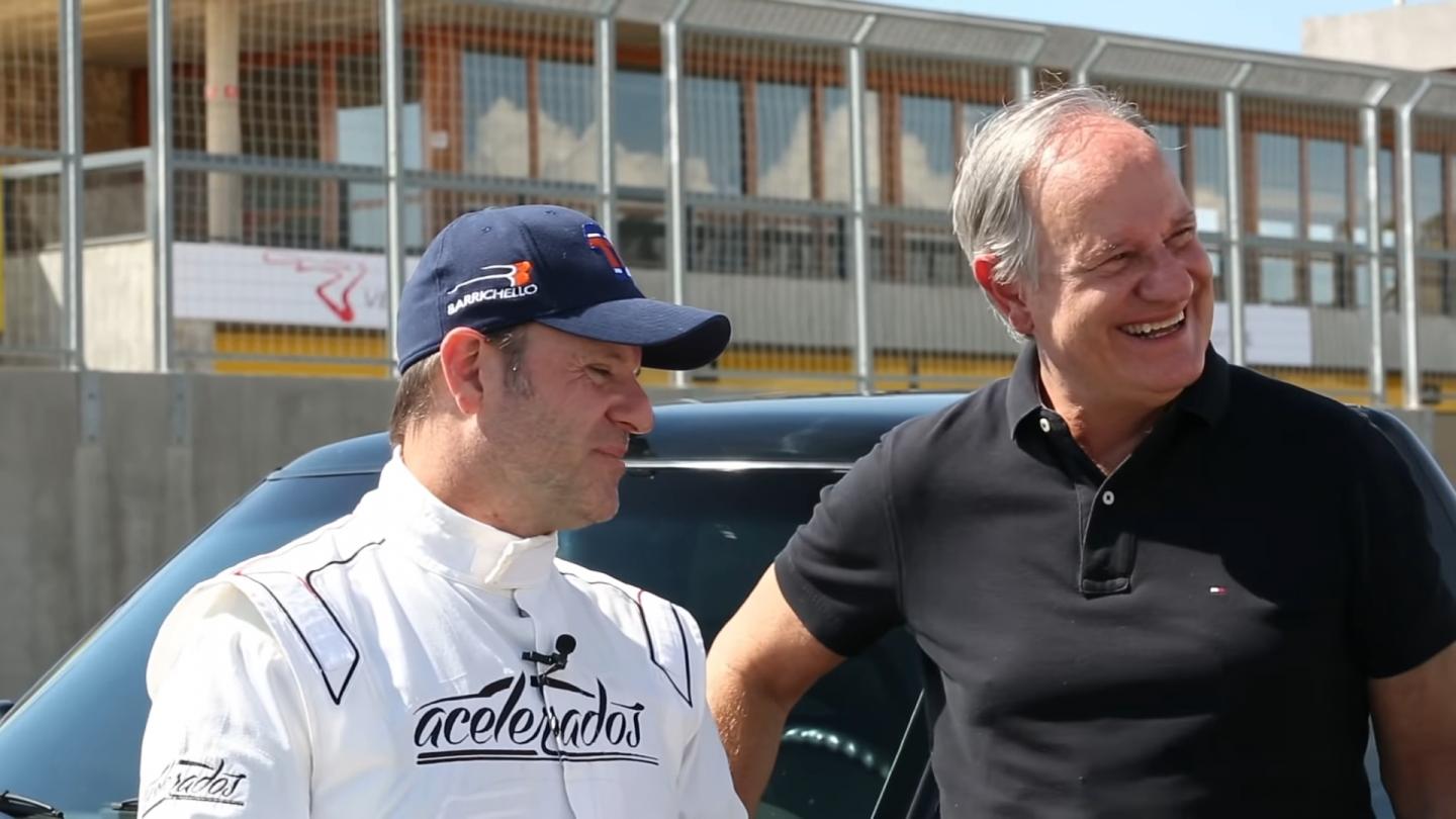 Rubens Barrichello, o Rubinho, ao lado do pai Rubens, o Rubão
