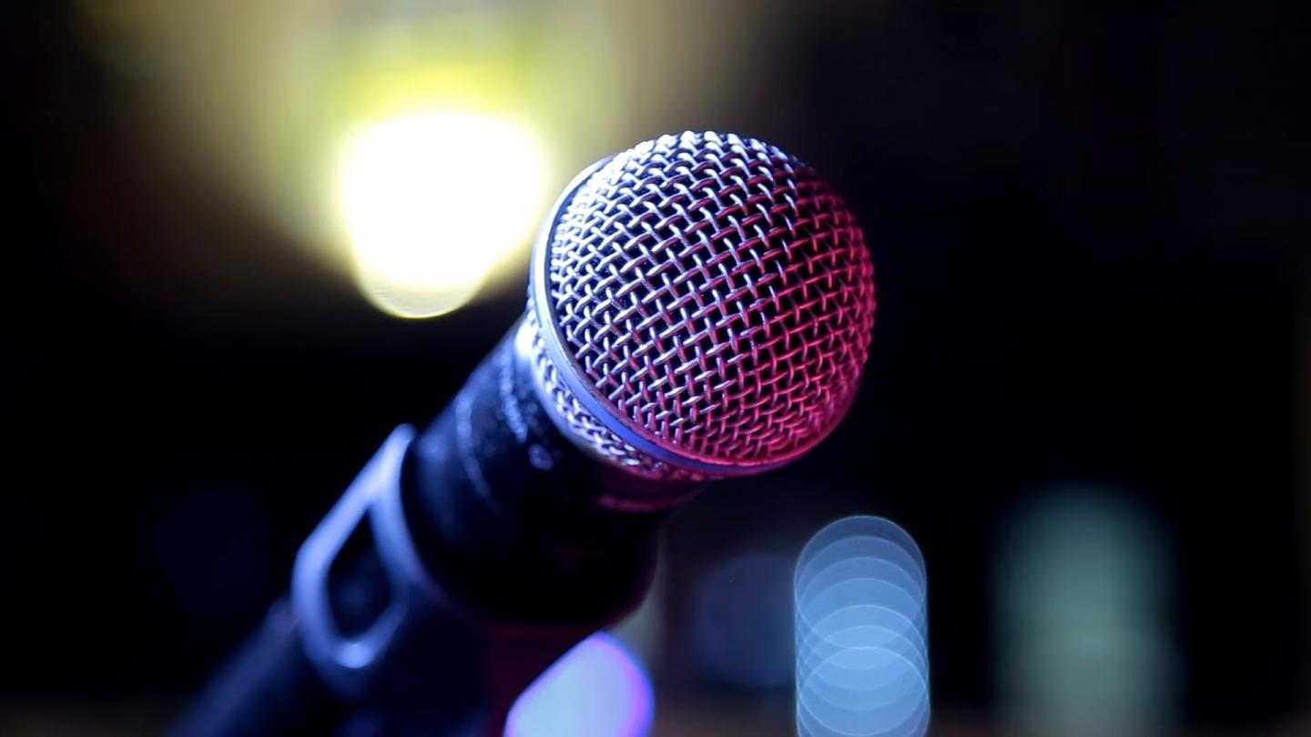 Tem Hillarius Comedy Bar em São José dos Campos SP