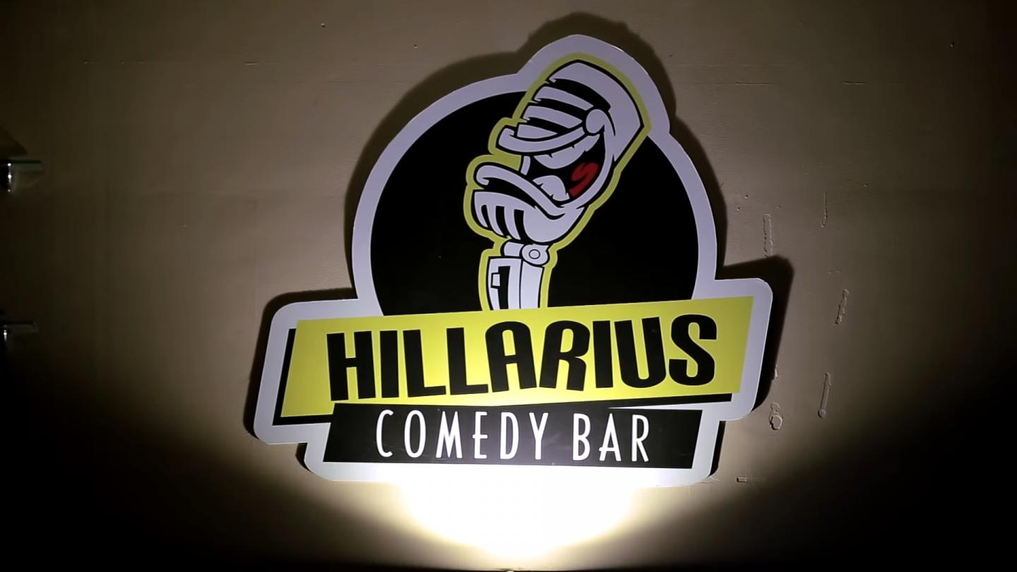 Tem Hillarius Comedy Bar em São José dos Campos SP