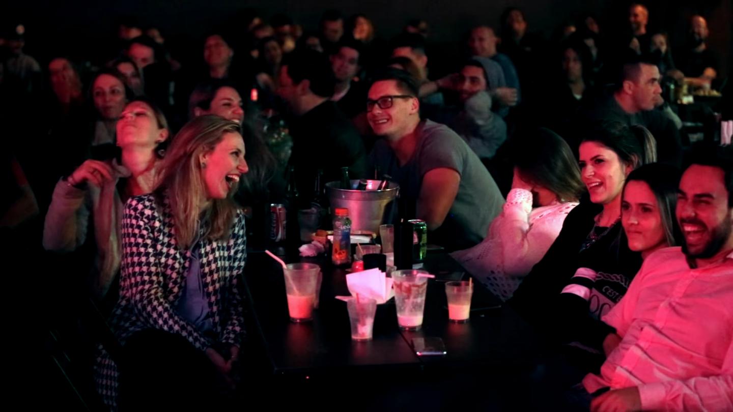 Tem Hillarius Comedy Bar em São José dos Campos SP