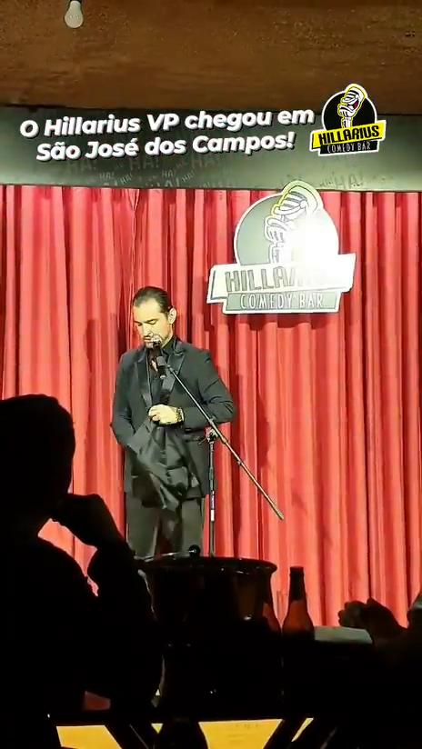 Tem Hillarius Comedy Bar em São José dos Campos SP