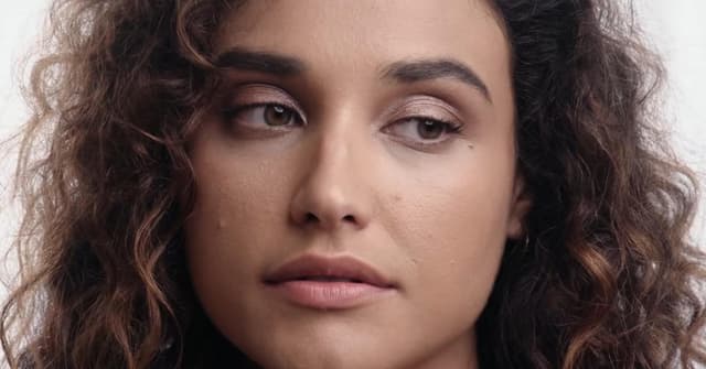 Casamento com José Loreto, filha Bella, separação e muito mais. Acompanhe a Wikipédia de Débora Nascimento
