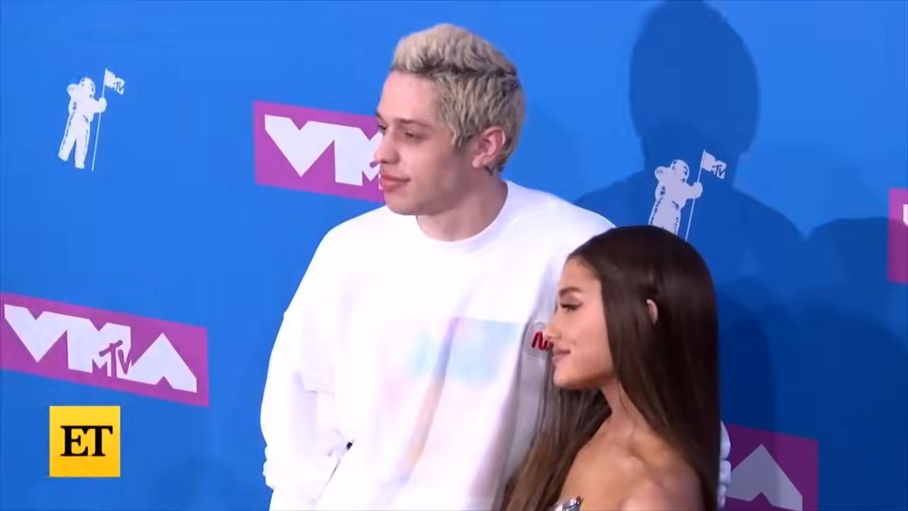 Ariana Grande e Dalton Gomez. Casamento foi oficializado em maio de 2021