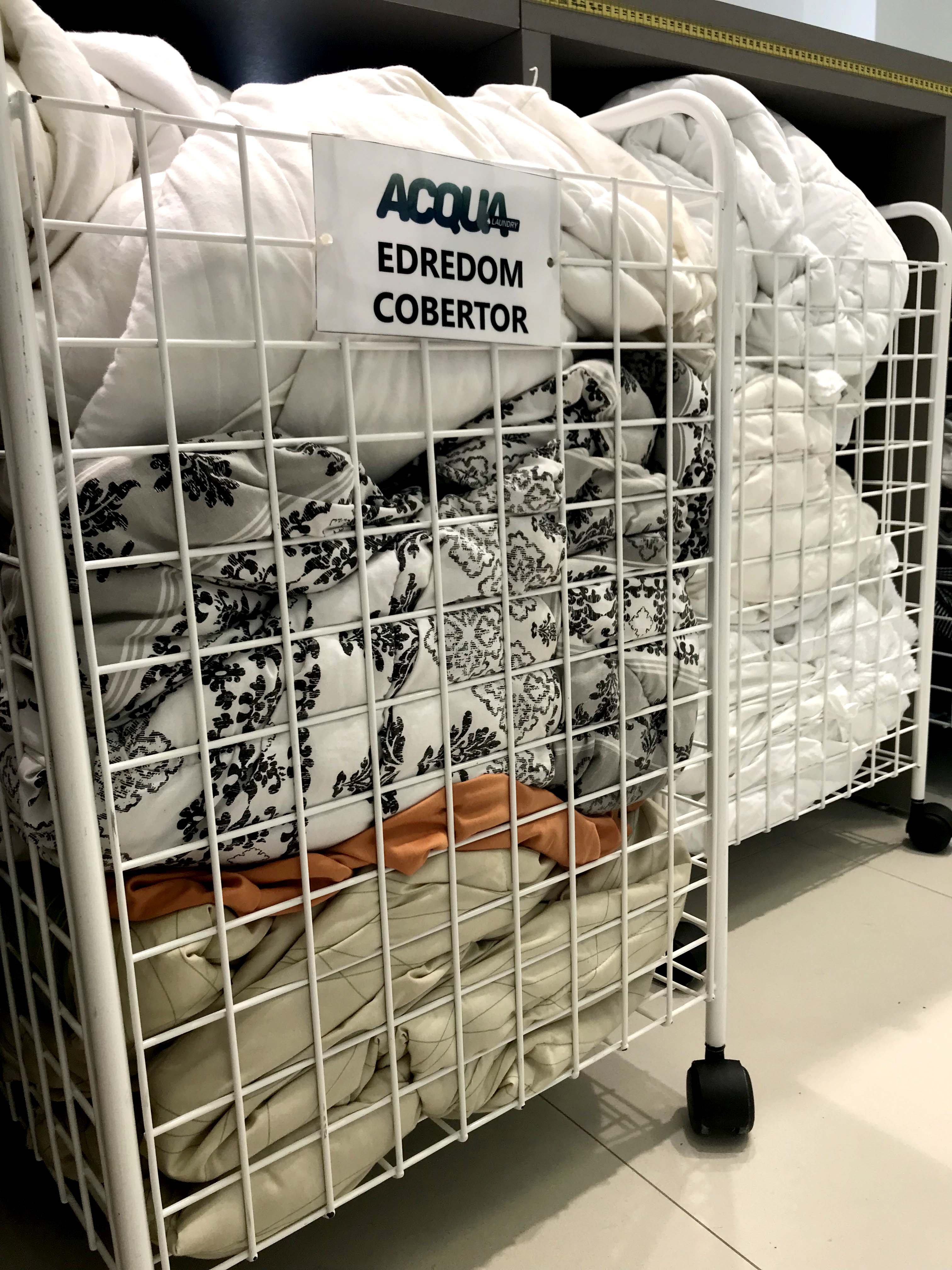 Acqua Laundry em São José dos Campos com edredons e cobertores