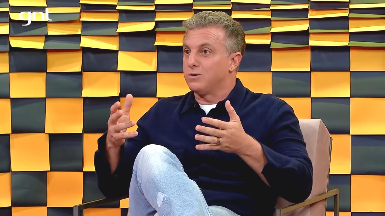 Luciano Huck no Papo de Segunda do GNT (Foto: Reprodução/ YouTube)