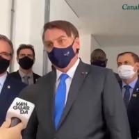 Jair Bolsonaro insultou a repórter Laurene Santos em Guaratinguetá